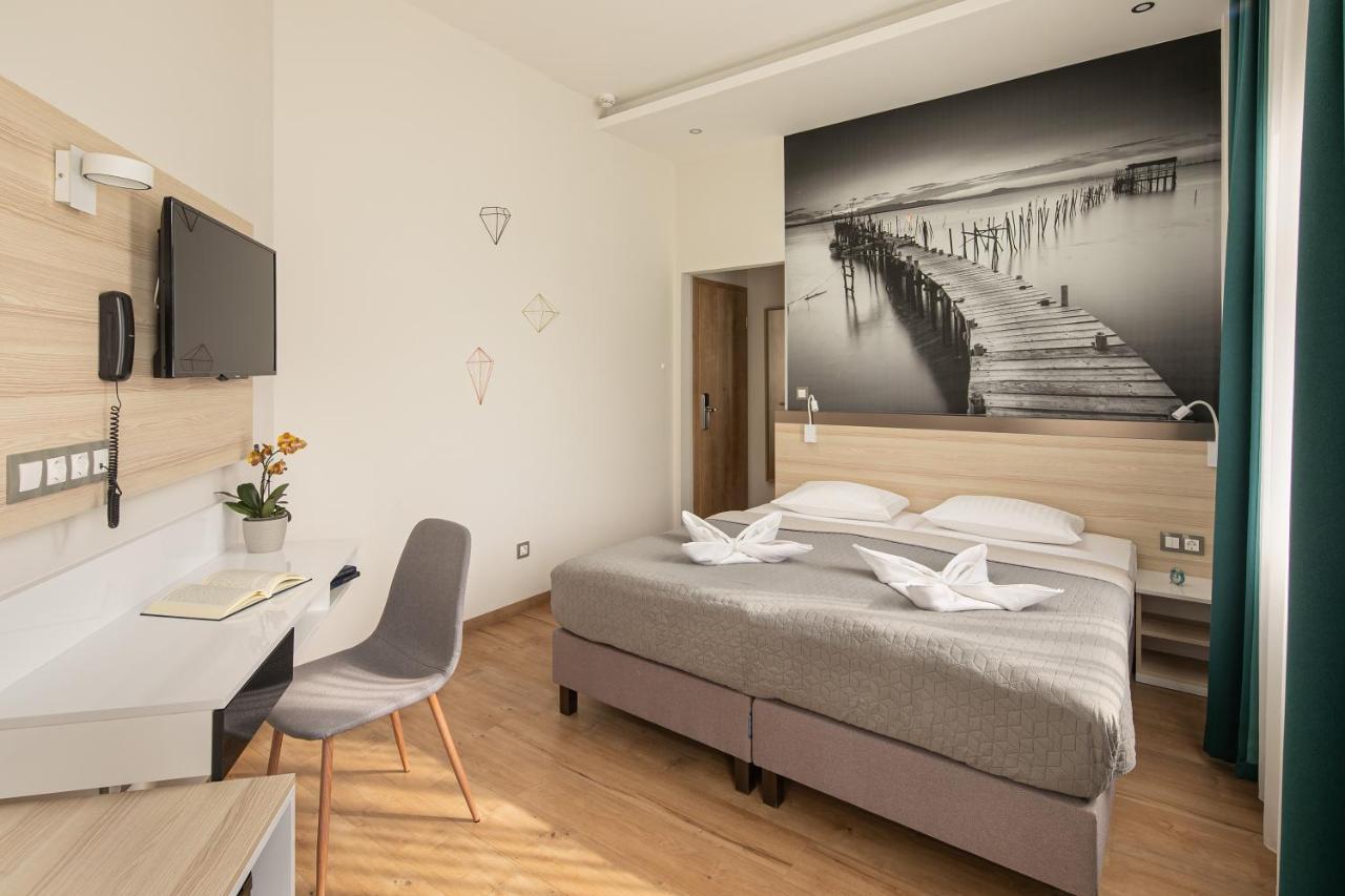 Kristaly Hotel Keszthely Exterior photo